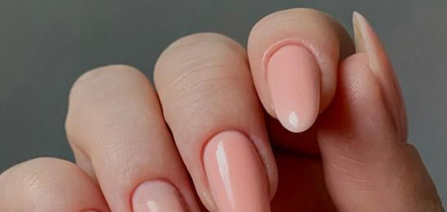 imagem sobre Descubra Como Fazer Suas Unhas de Gel Durarem Mais
